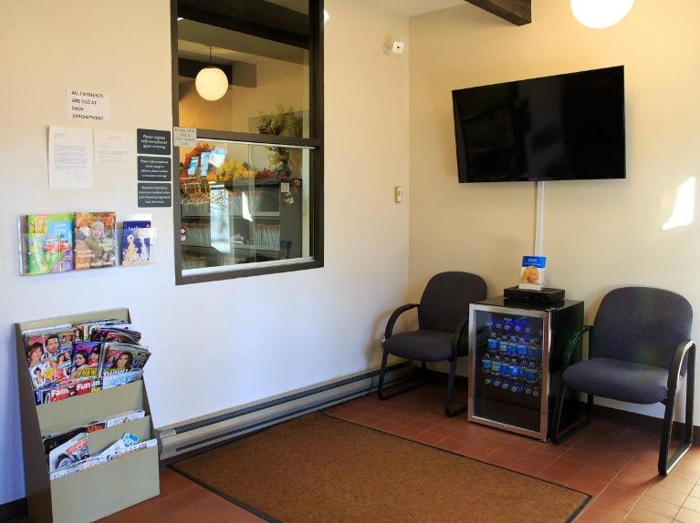 Doctors waiting room descriptive writing picture